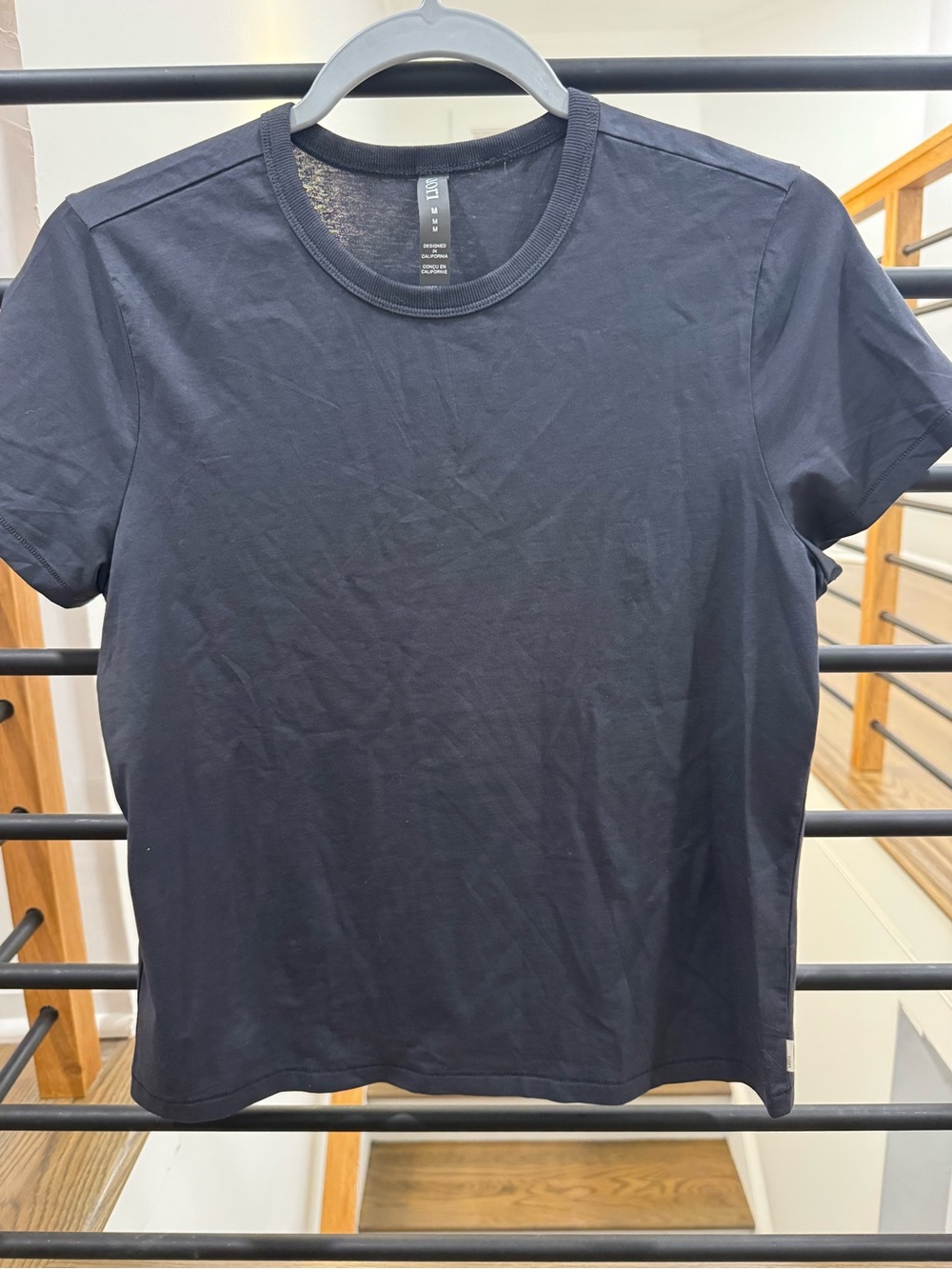 Vuori NWOT T-Shirt - Navy Medium